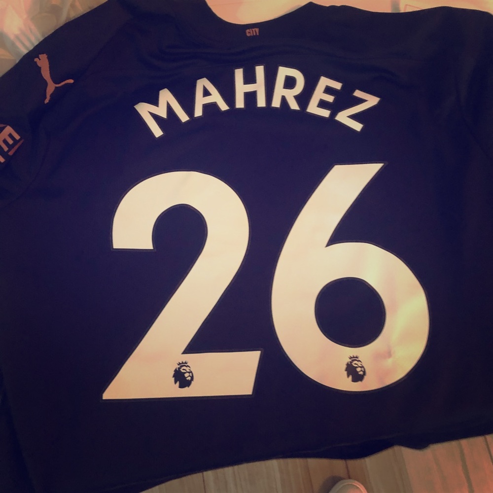 Manchester city away jersey player mahrez